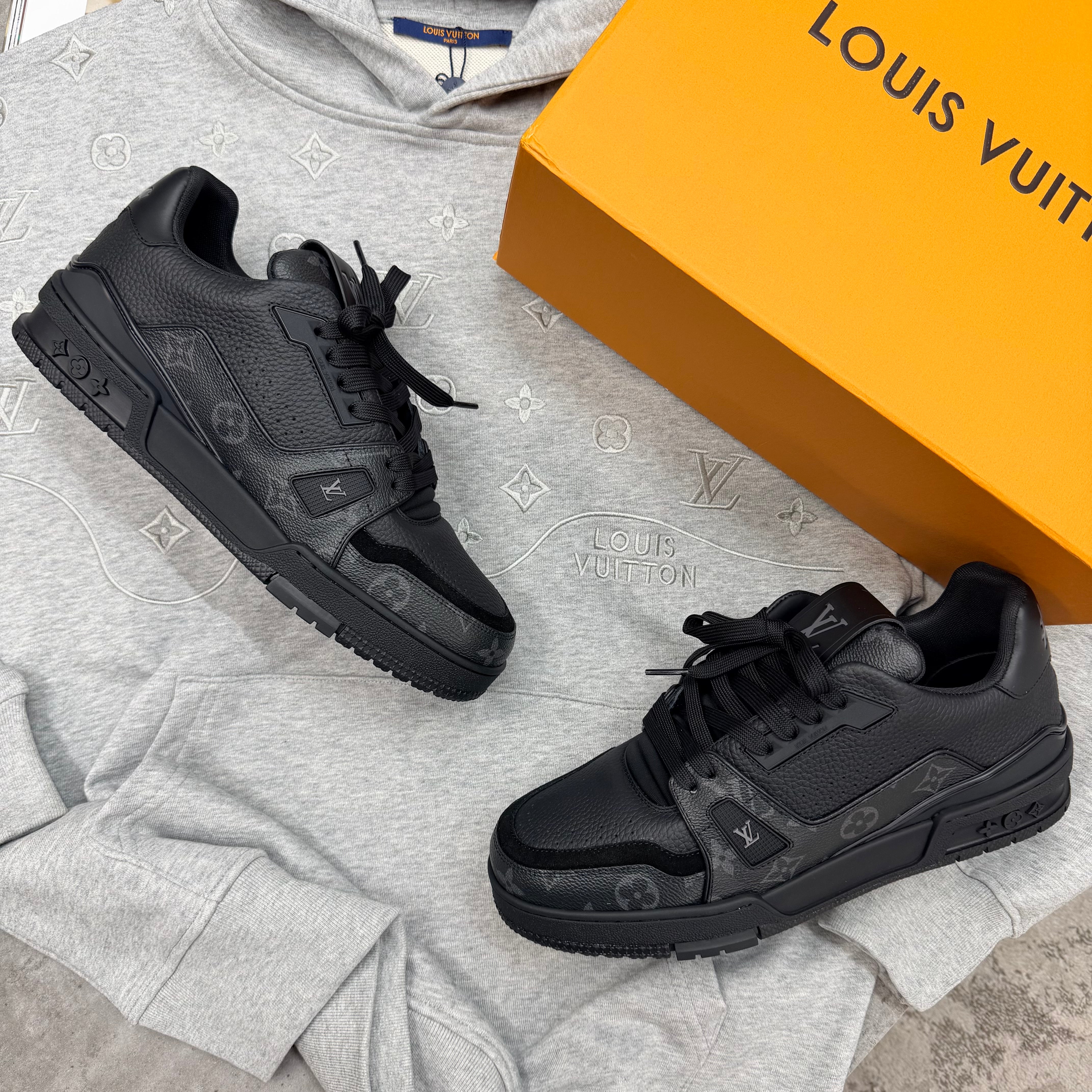 LVE - MONOGRAM TRAINERS - BLACK