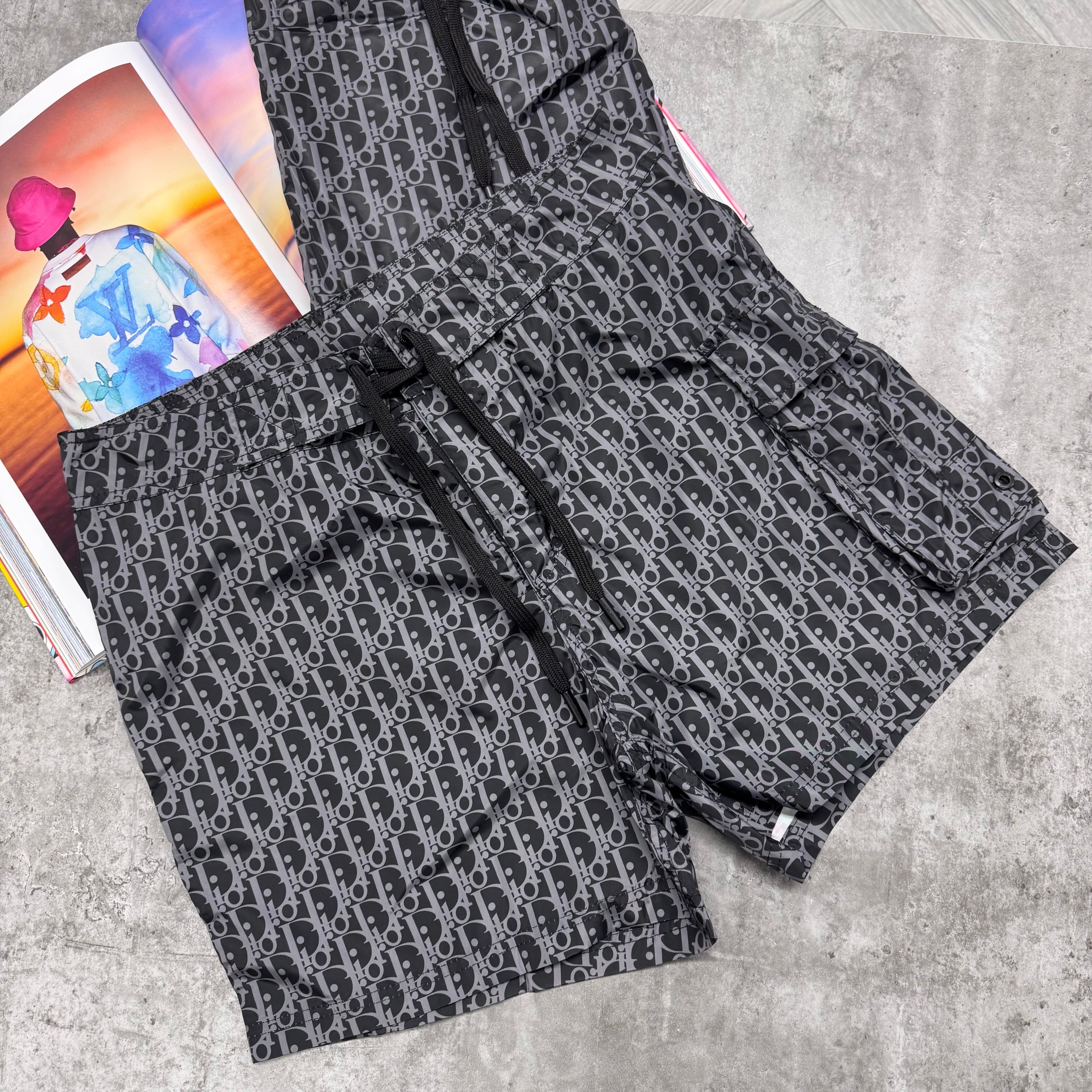 CD OBLIQUE SWIM SHORTS - BLACK