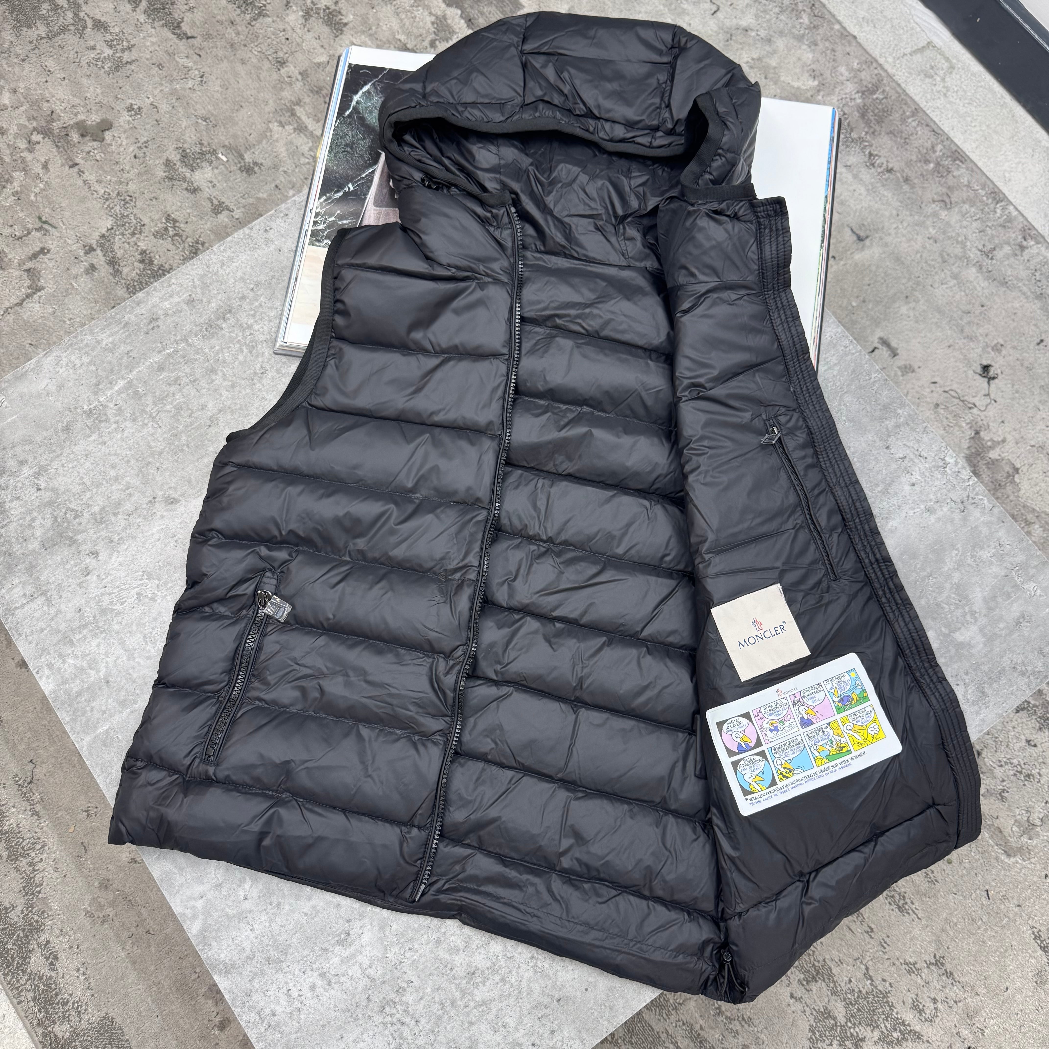 MNCLR - HOODED GILET - BLACK