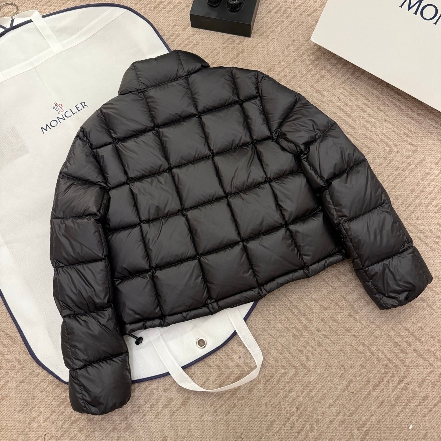 (PRE-ORDER) MNCLR - WOMENS COAT - BLACK