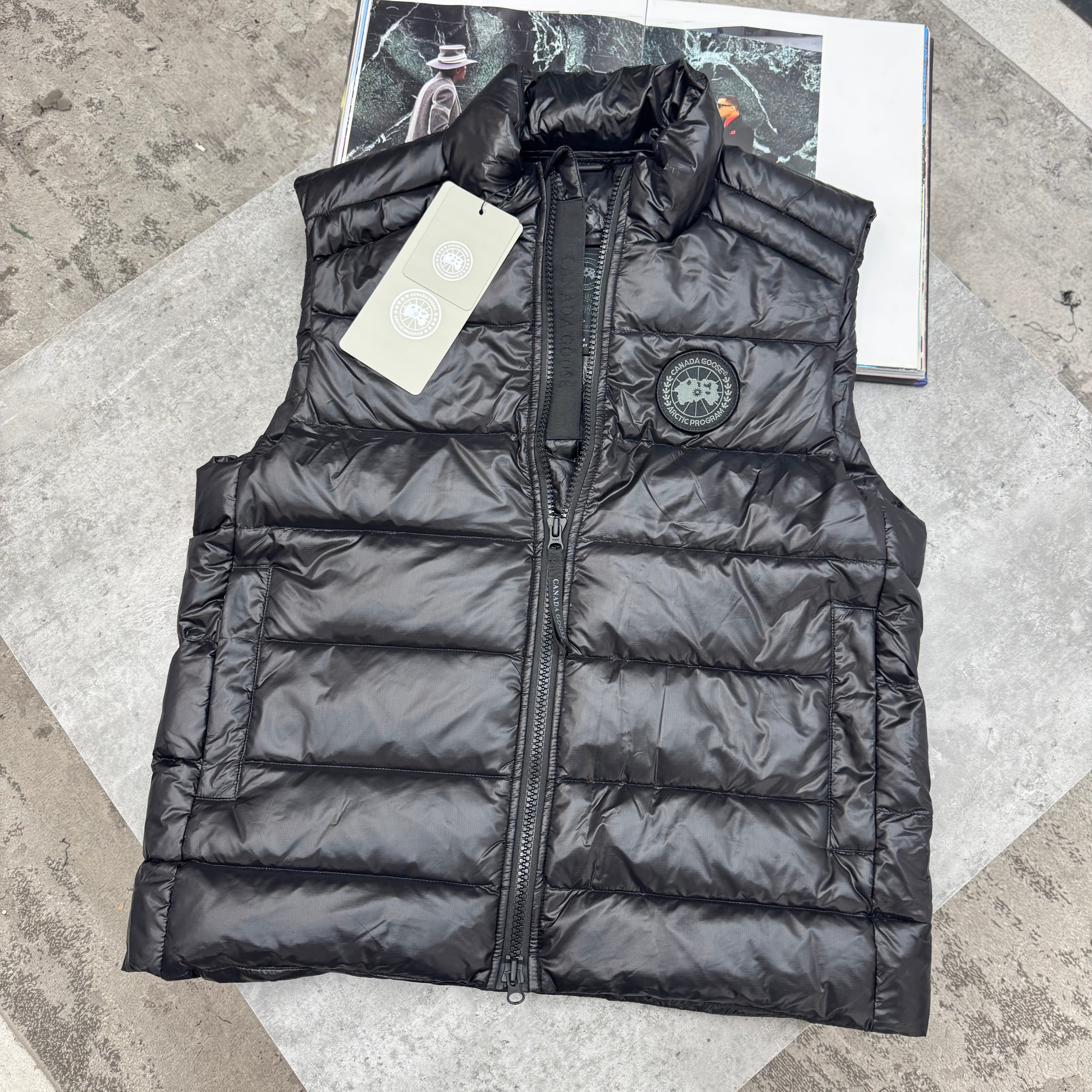 CG - BLACK BADGE CROFTON GILET - BLACK