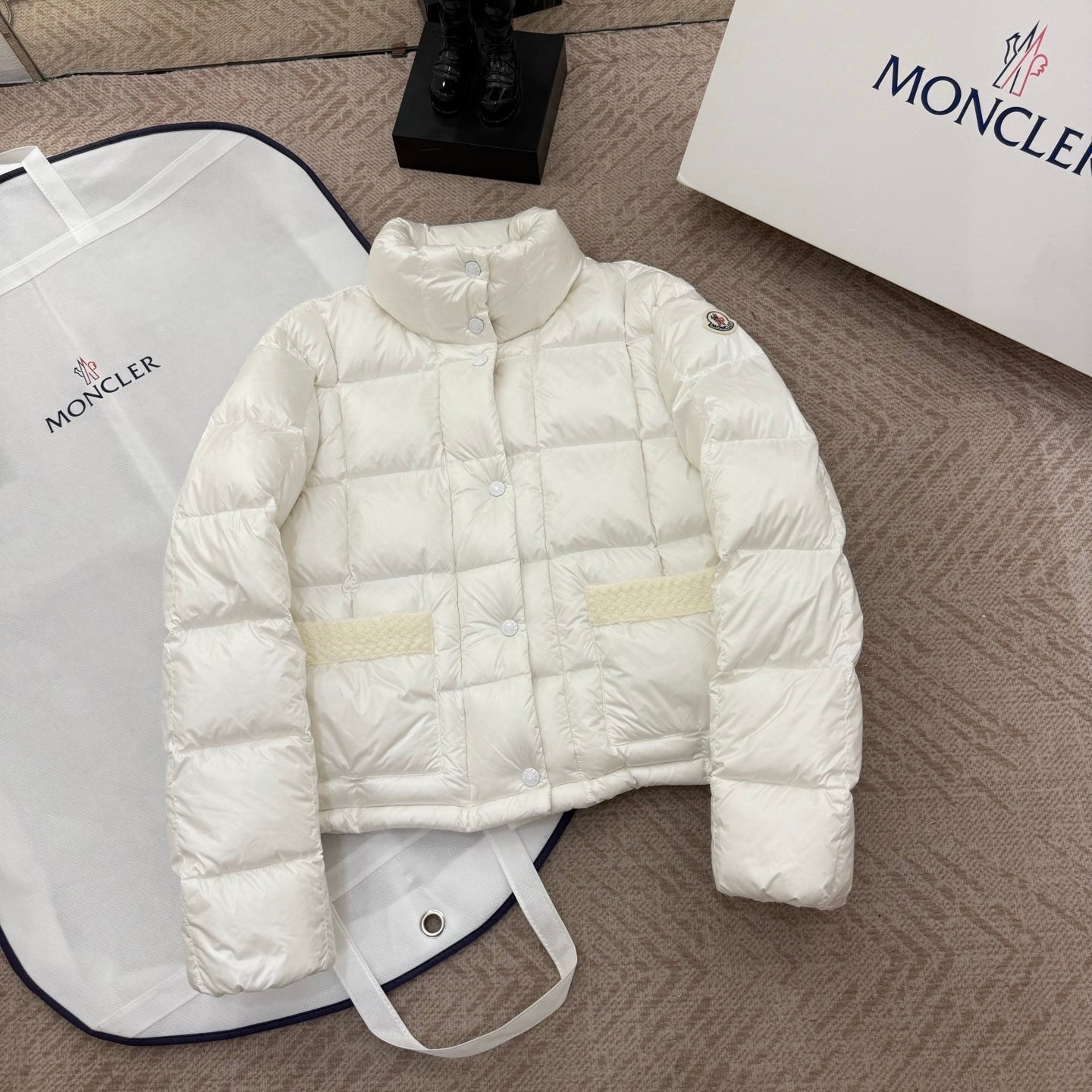 (PRE-ORDER) MNCLR - WOMENS COAT - WHITE