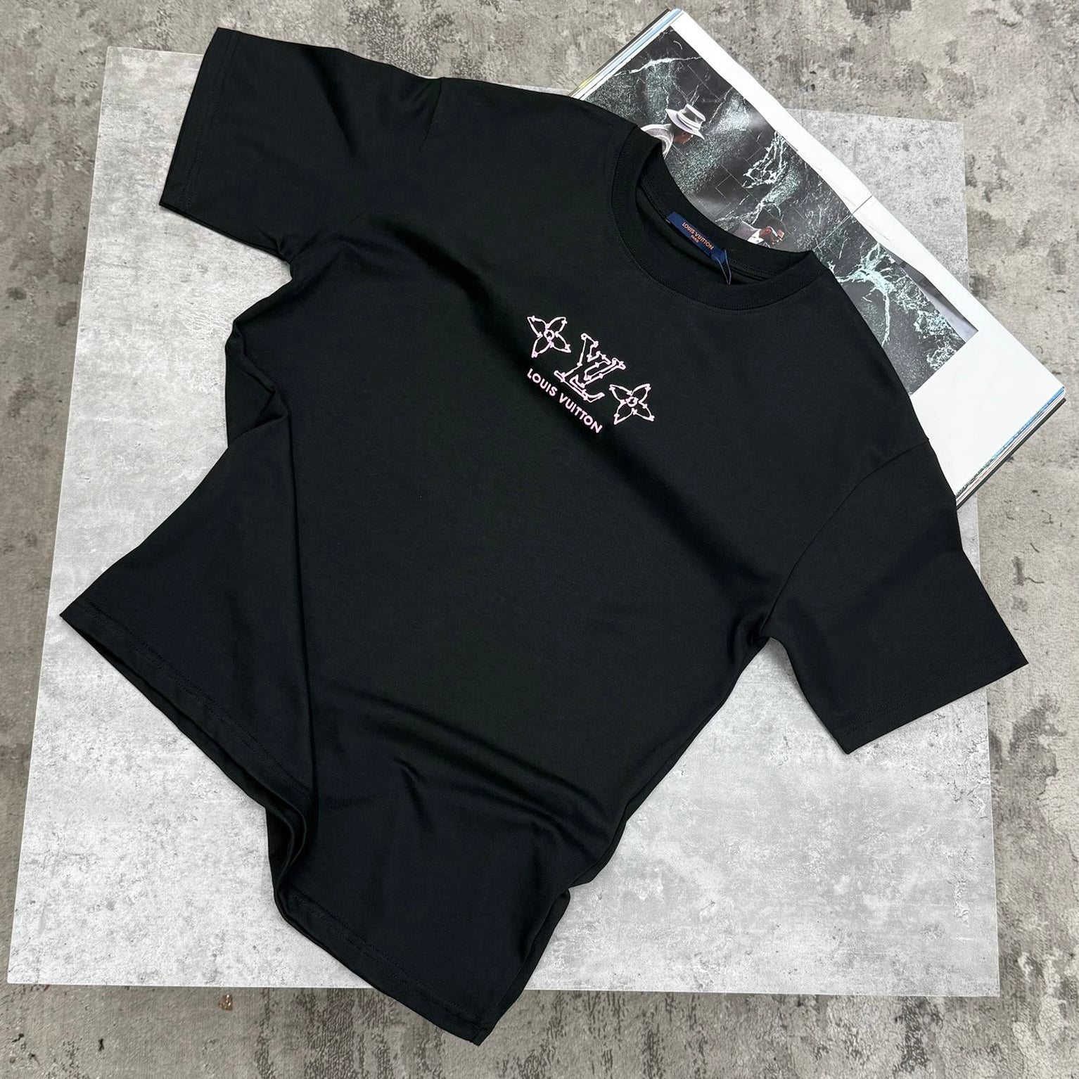 LVE - 3 LOGO T-SHIRT - BLACK/PINK