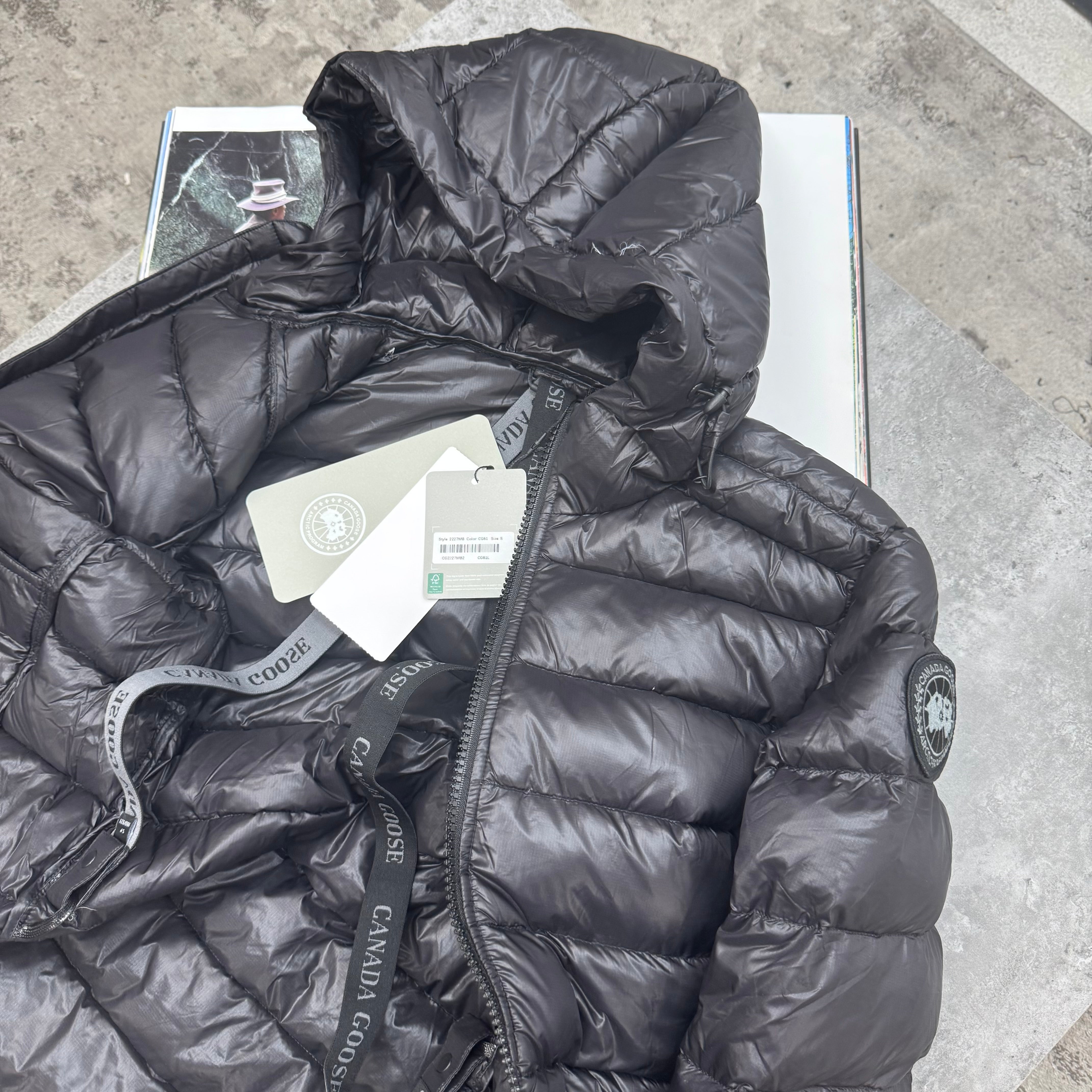 CG - BLACK BADGE COAT - BLACK