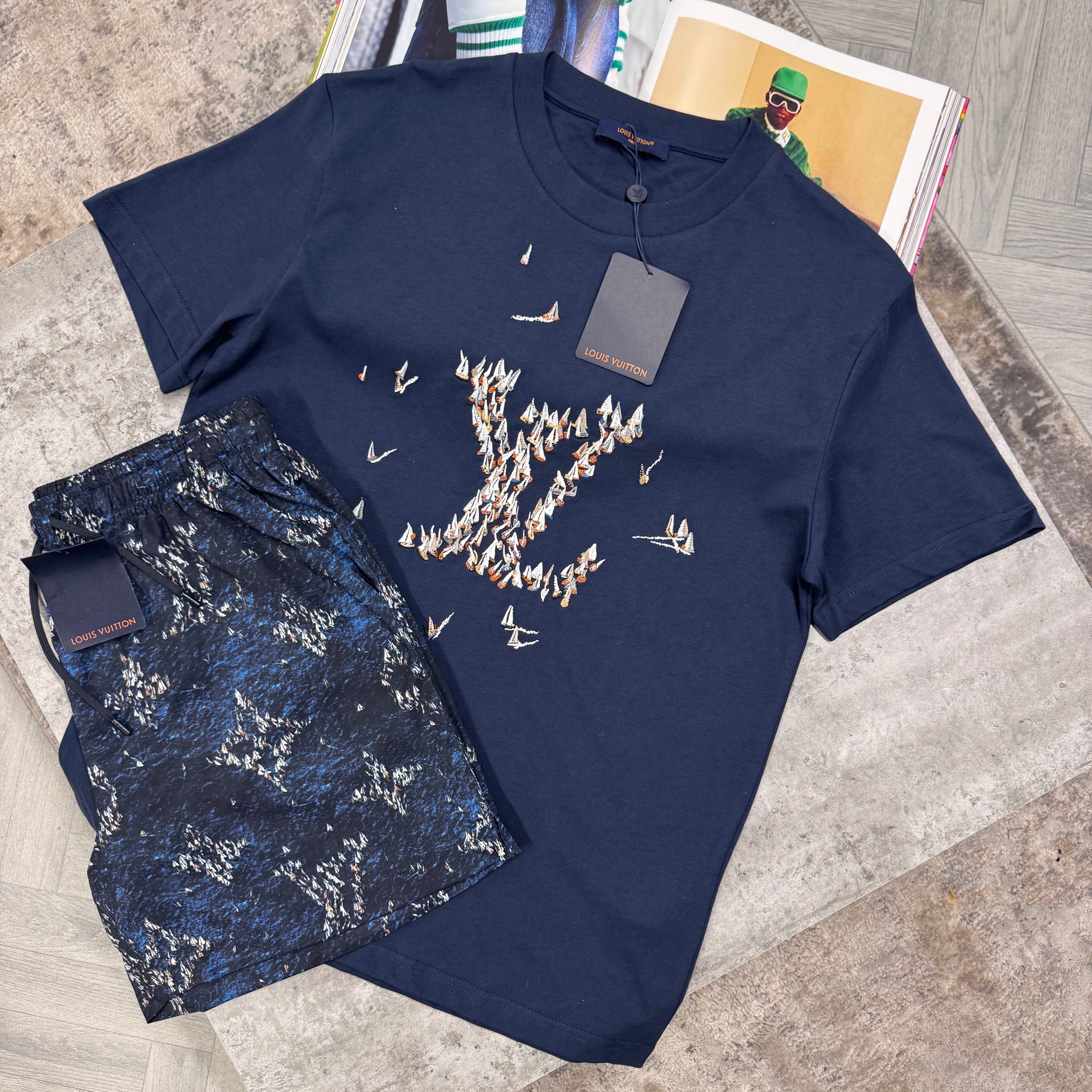 LVE BOAT T SHIRT - NAVY