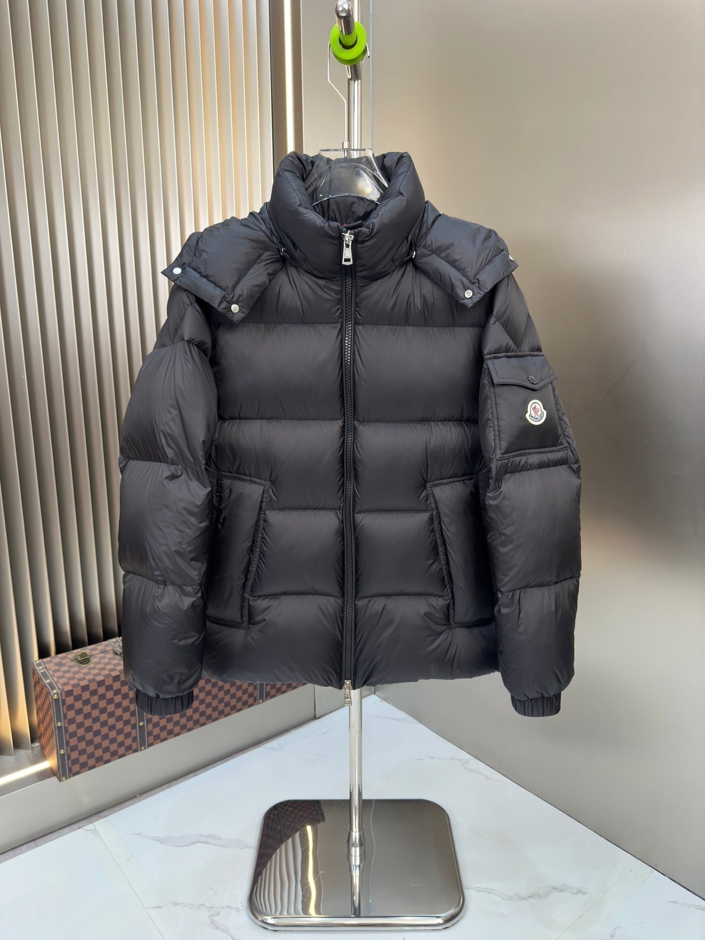 (PRE-ORDER) MNCLR - ZIP UP ARM POCKET COAT - BLACK
