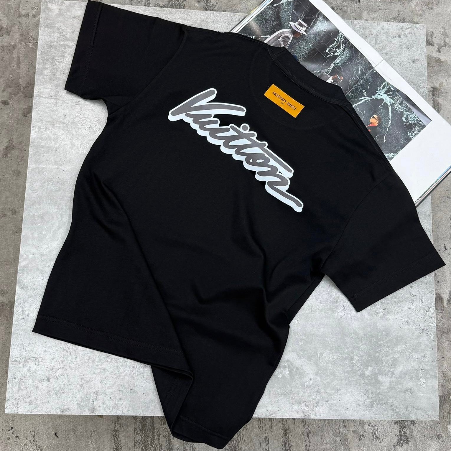 LVE - T-SHIRT - BLACK