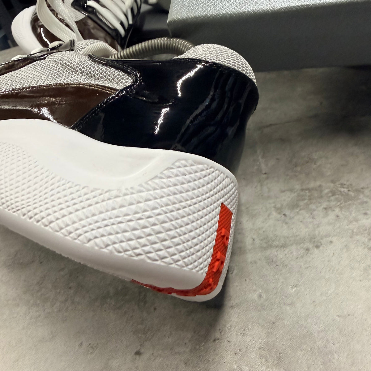 PDA TRAINER - BROWN / BLACK
