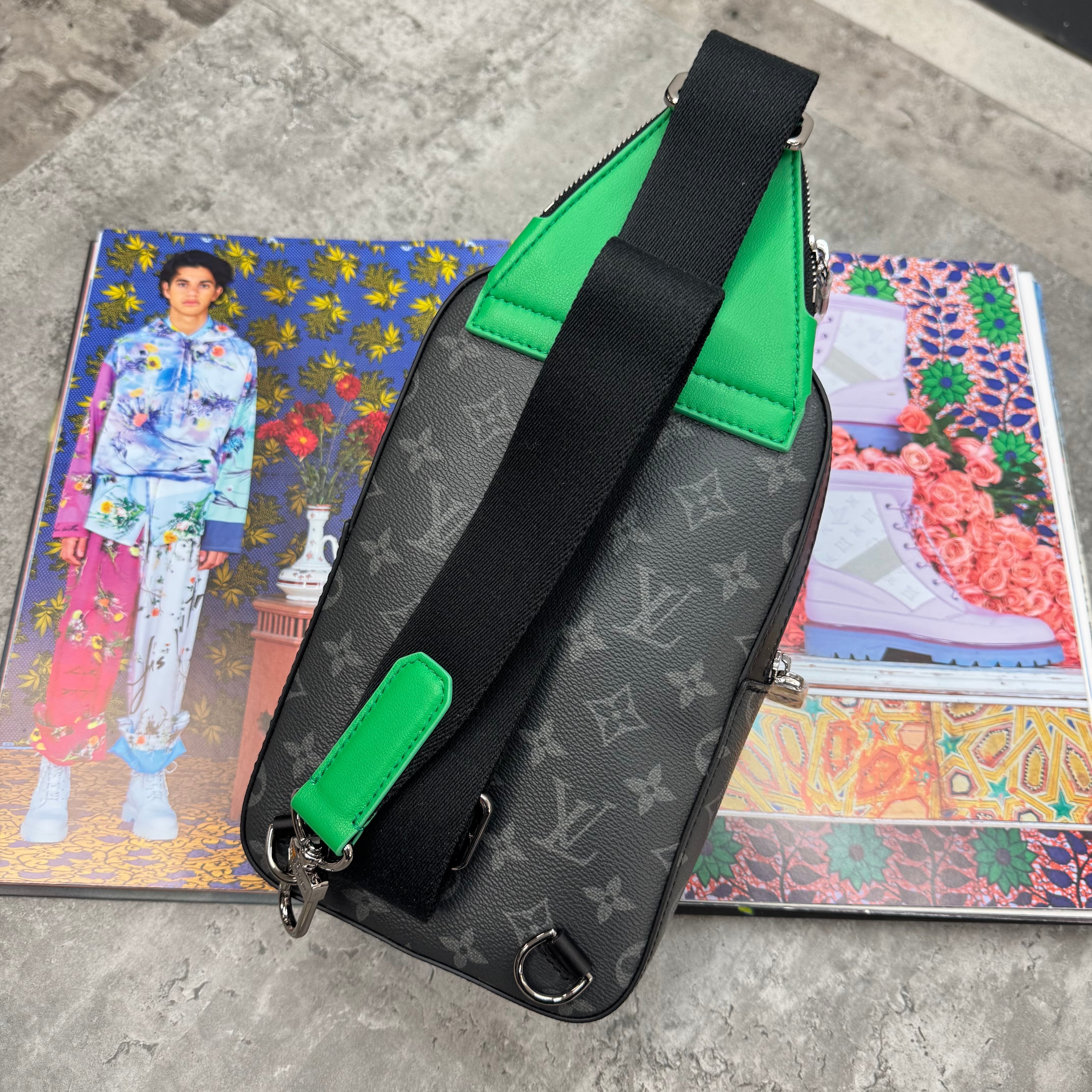 (PRE ORDER) LVE - CROSSBODY BAG - BLACK/GREEN