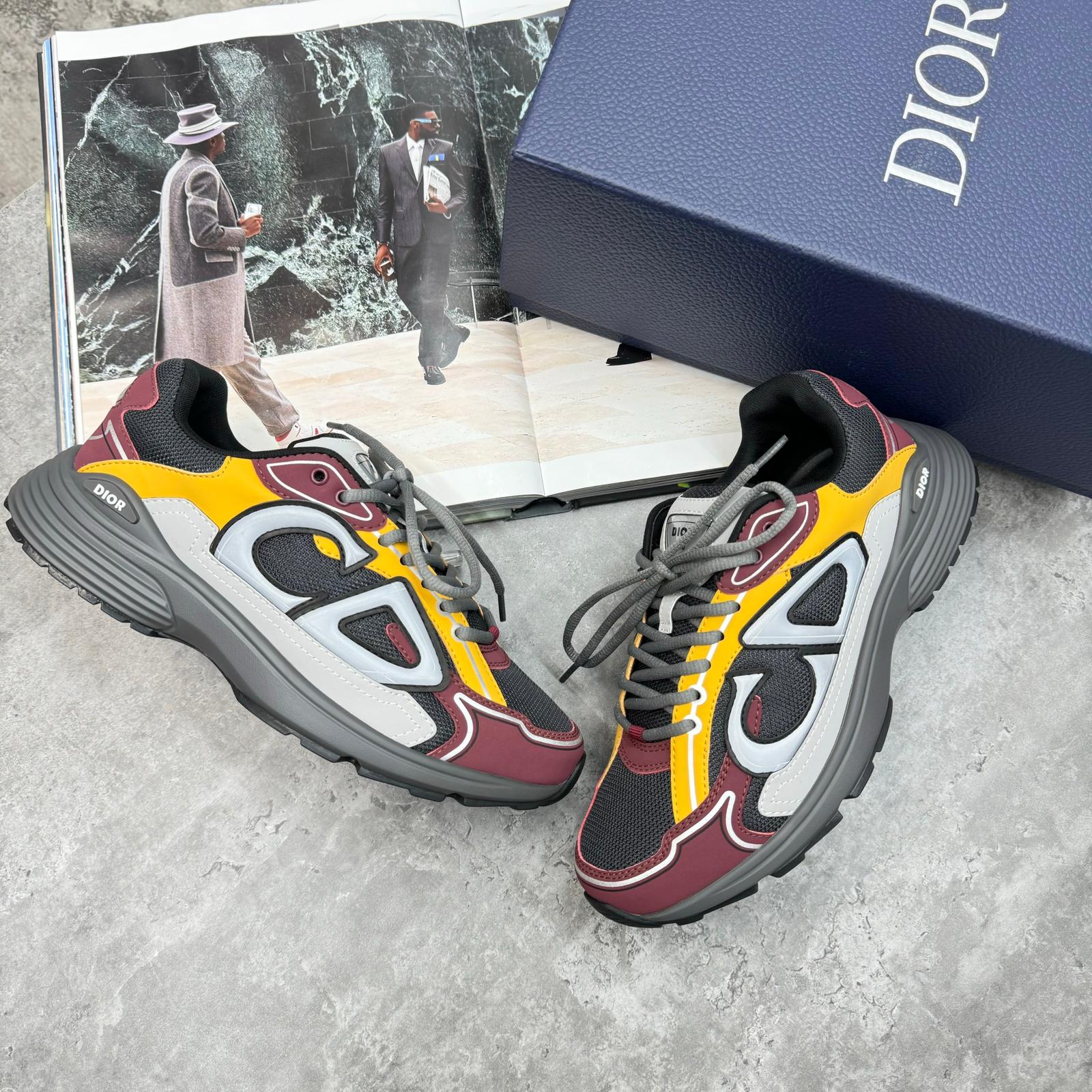 B30 TRAINER - GOLD/MAROON (PRE-ORDER)