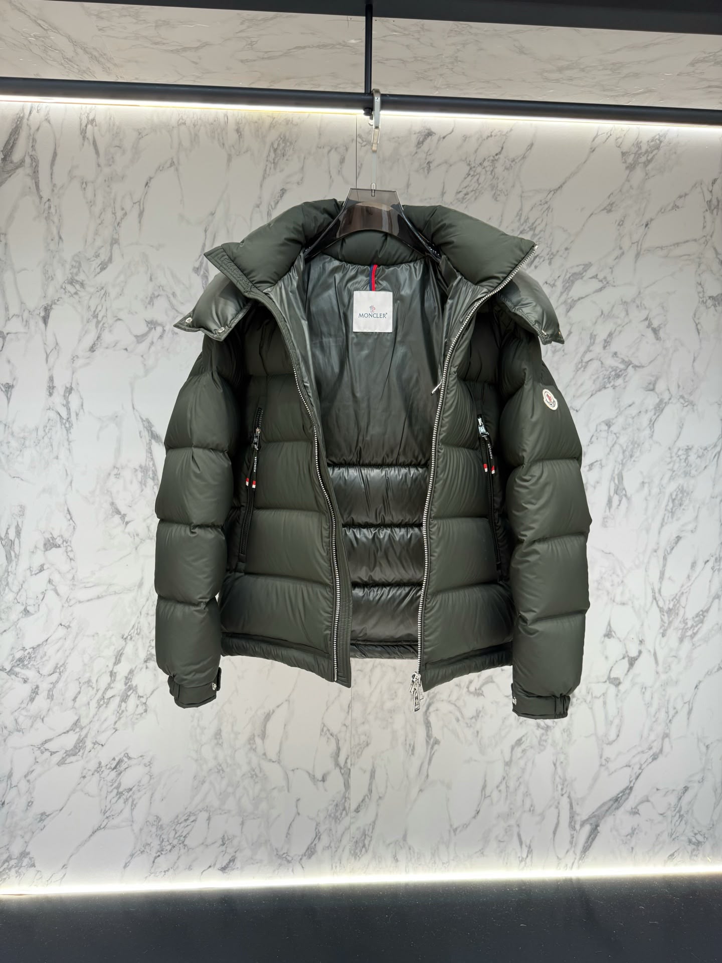 MNCLR PUFF COAT  OLIVE - (PRE ORDER)