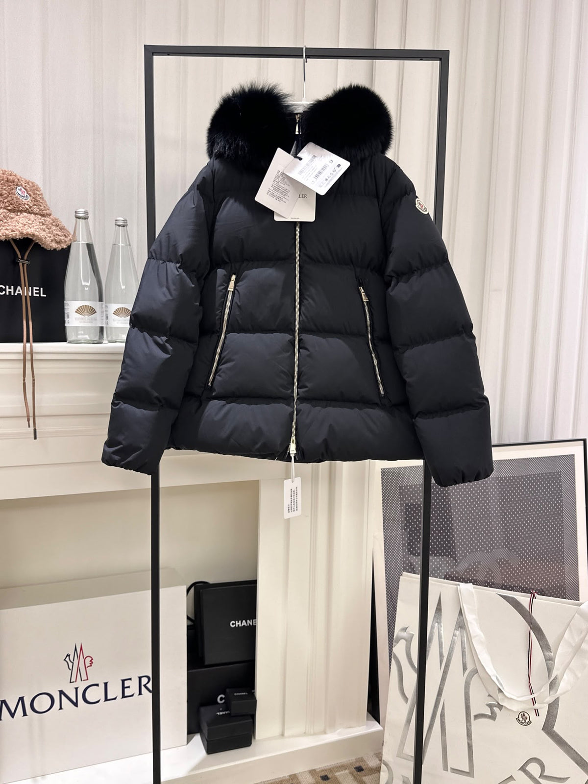 MNCLR FUR PUFFER BLACK - (PRE ORDER)